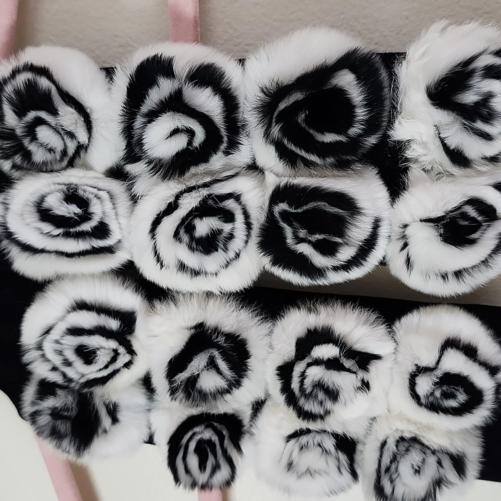Luxury Genuine Black White Rosette Rabbit Fur Pull Through Neck Scarf 30 Inch - Picture 2 of 5